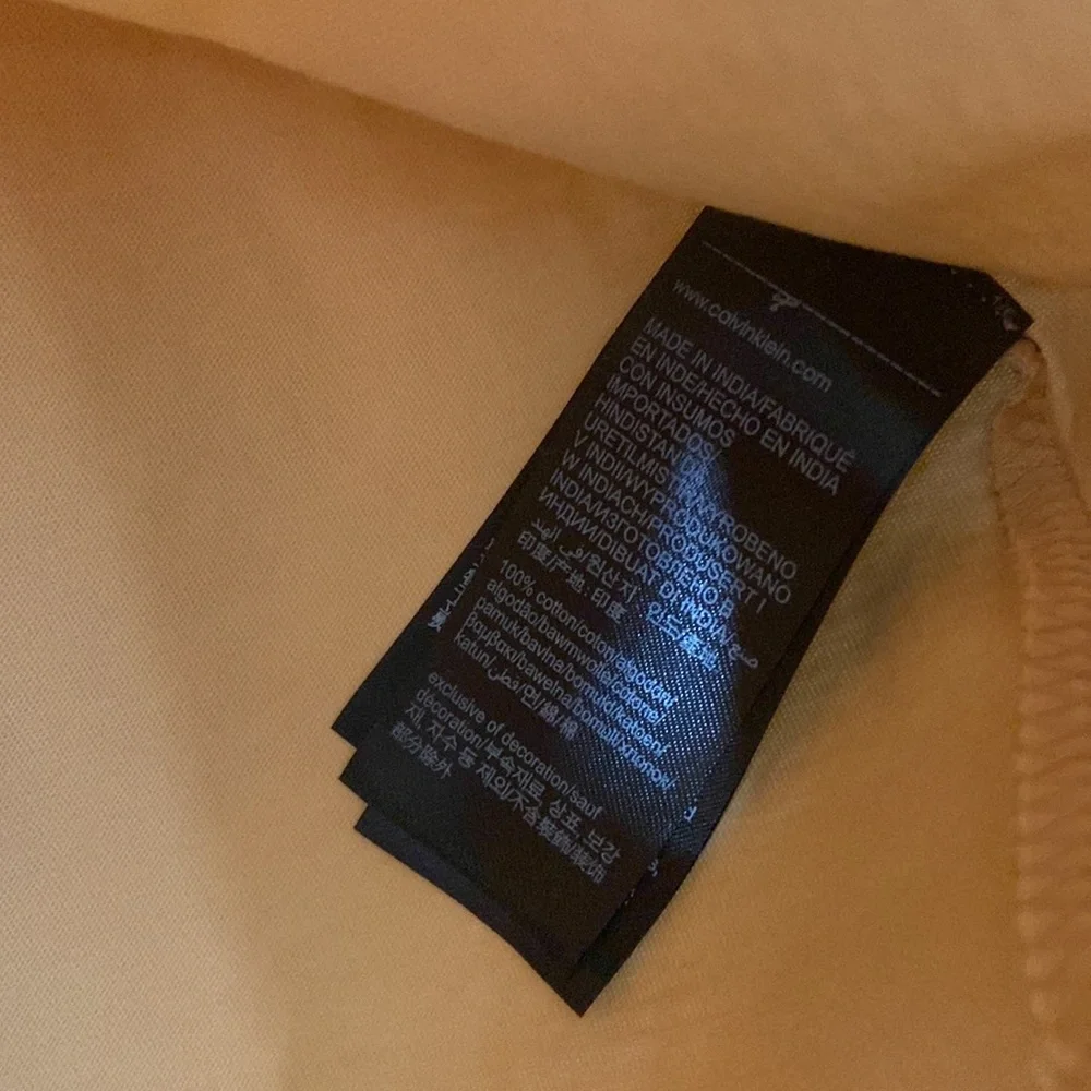 CALVIN KLEIN DIGITAL LOGO PRINT TEE SHIRT NWT - Picture 4 of 4